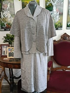 1950s Three-piece Skirt Suit With Shawl Gray And White Silk Tweed Size Small